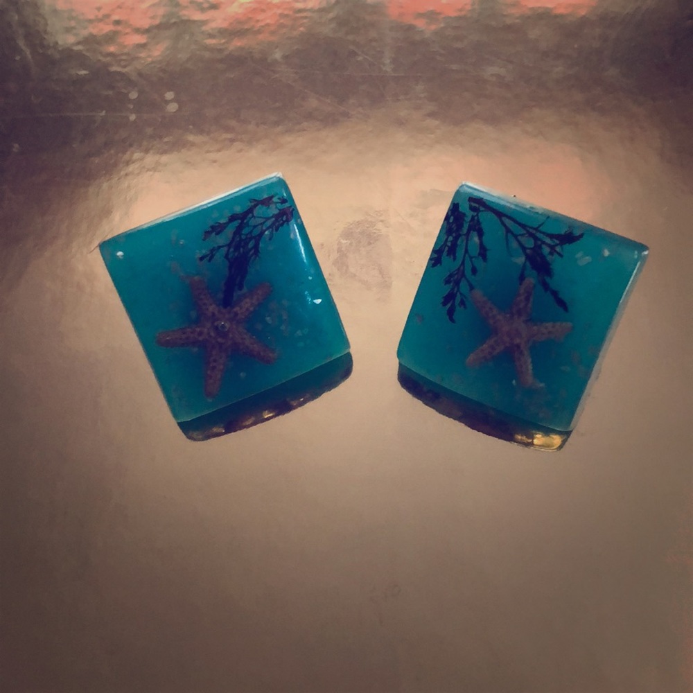 Clip earrings